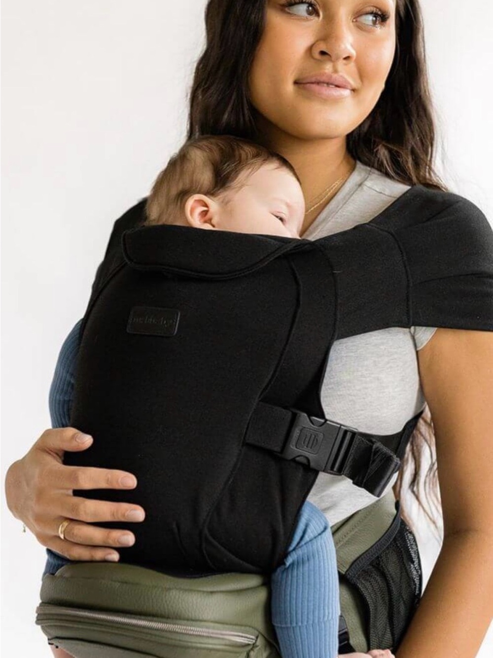 Tush baby strapless hipseat in Olive & The snug in black